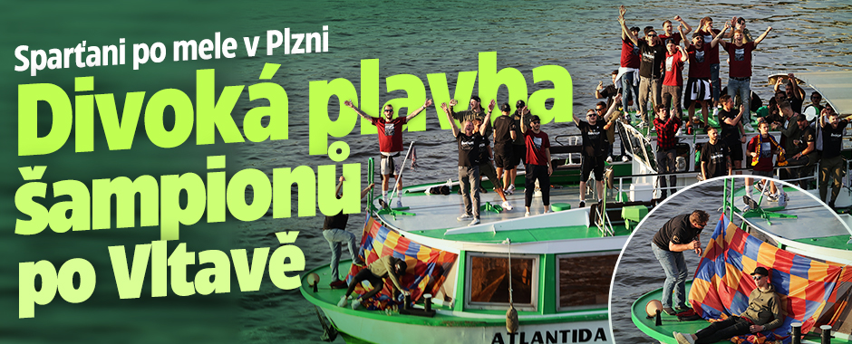 Sparťani po mele v Plzni: Divoká plavba šampionů po Vltavě 
